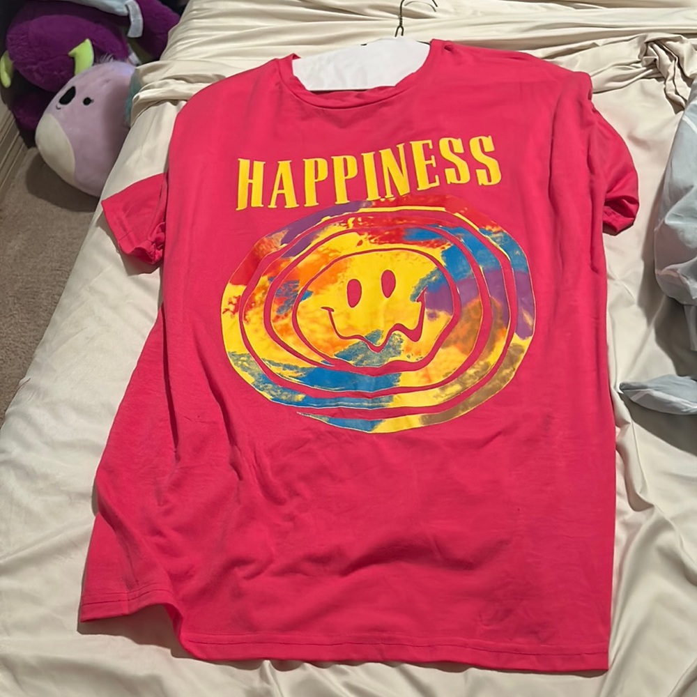 pink oversized t-shirt